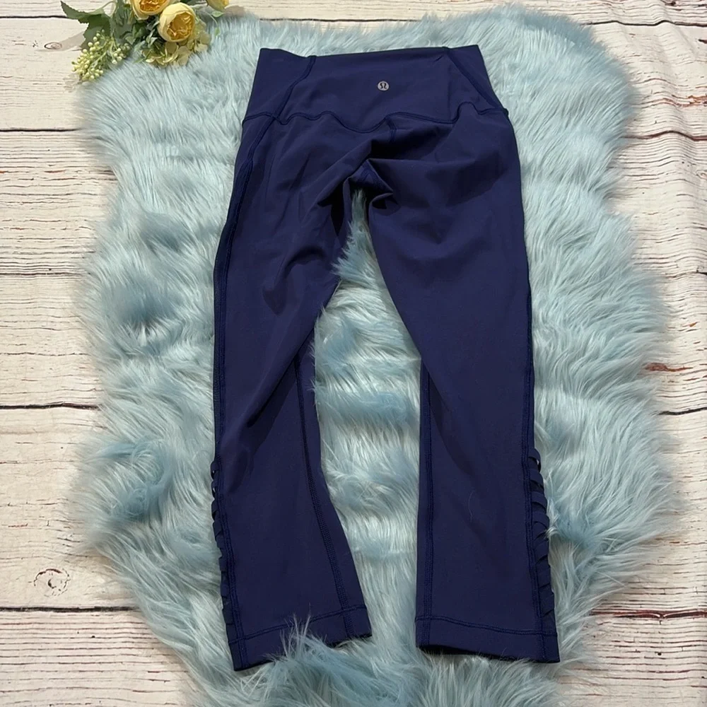 Lululemon X Soulcycle Minimalist Crop Leggings in Hero Blue sz 4